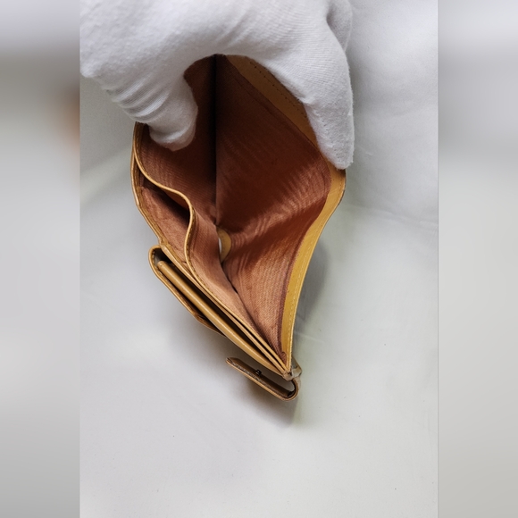 Celine Snap Bi-Fold Wallet - Picture 5 of 15